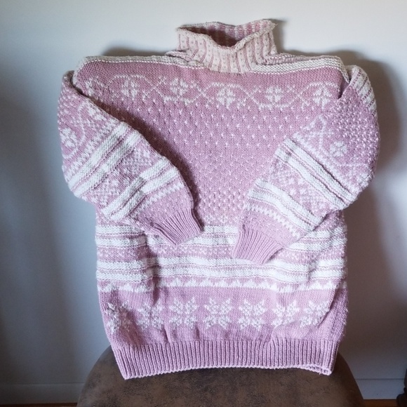 Holiday sweater - Picture 1 of 4